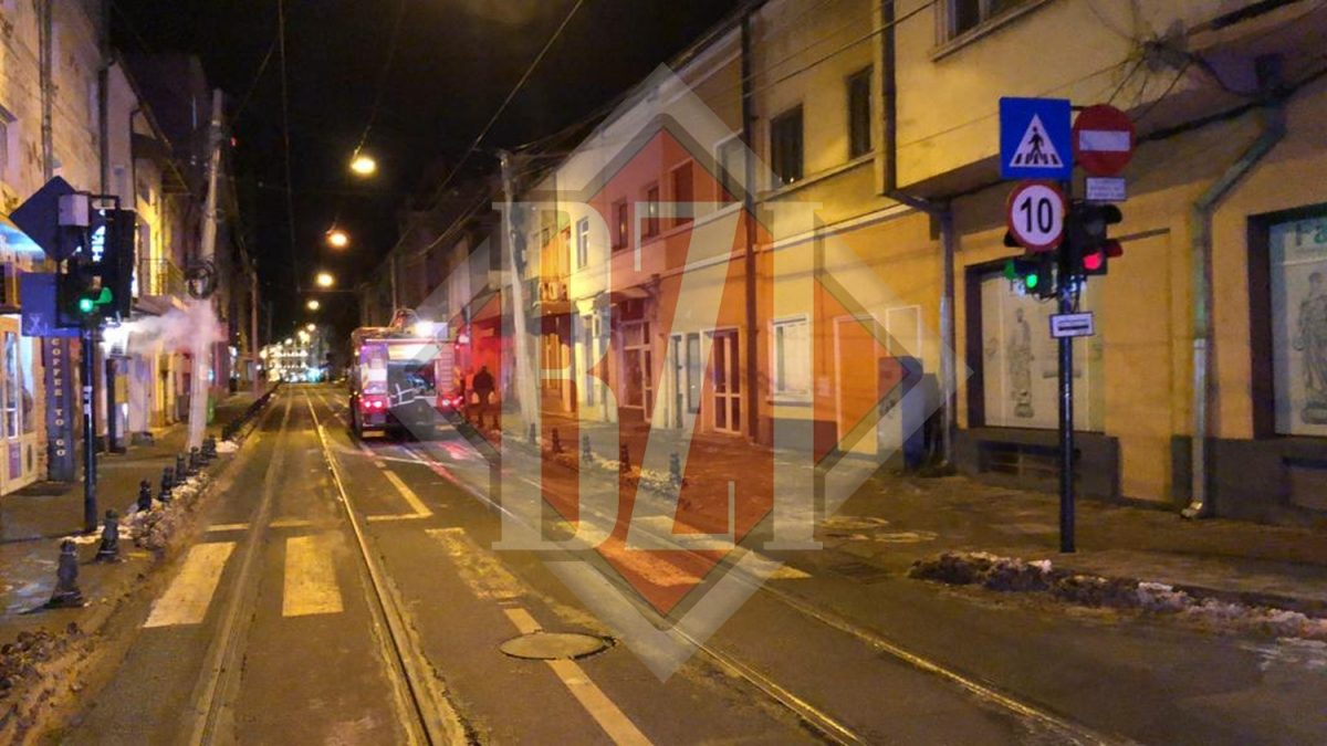 Incendiu puternic în centrul Iașului. Au intervenit pompierii – Foto, Video