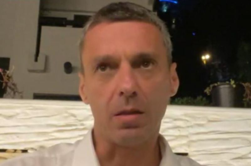 Mircea Badea nu vrea să facă testul COVID, la întoarcerea în România: „Am dreptul să mă întorc în țara mea”