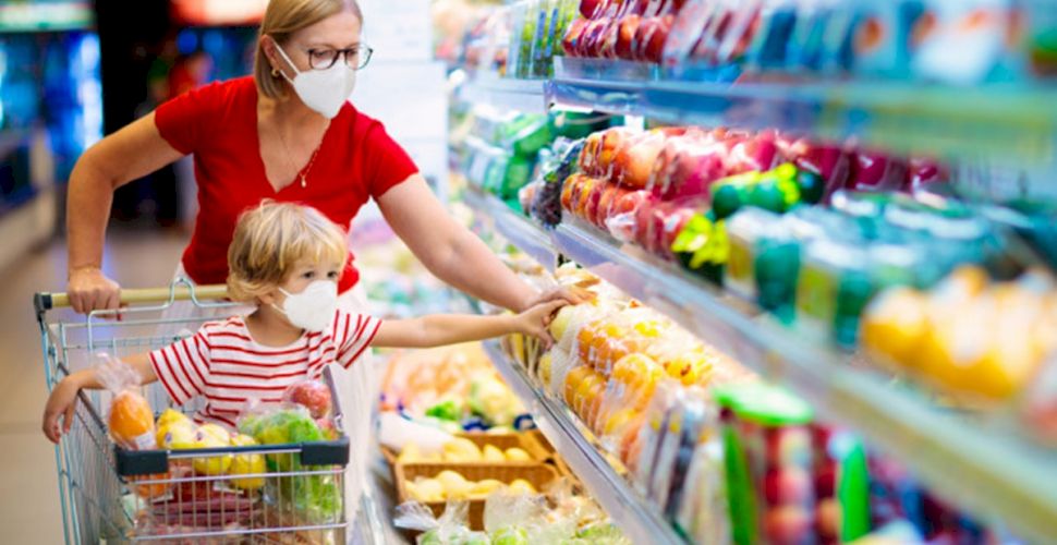 Ce restricţii vor intra în vigoare la nivel naţional. CNSU: Magazinele se închid la ora 18.00 în fiecare zi dacă rata infectărilor creşte la 7,5 cazuri