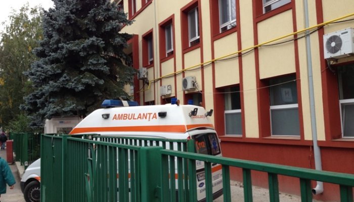 Tragedie într-o școală din Ploieşti după ce un elev a murit în timpul orelor de curs! A făcut un stop cardiac