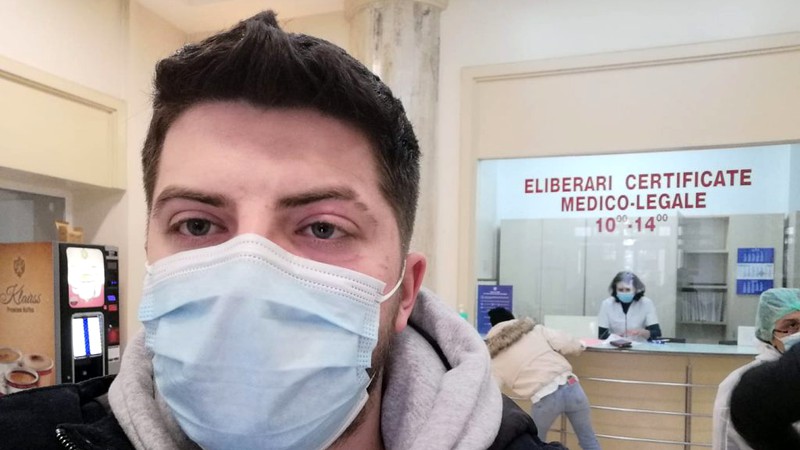 Bărbat bătut și sugrumat în mașina Poliției, după ce a fost prins fără mască în Centrul Vechi din București