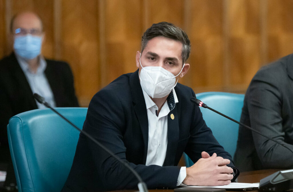 Valeriu Gheorghiţă, coordonatorul campaniei de vaccinare împotriva COVID-19 anunţă deschiderea noi sute de centre de vaccinare