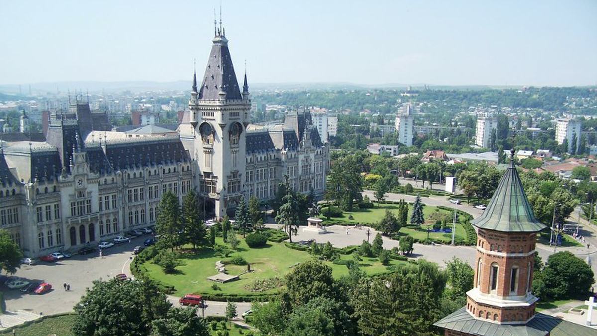 Expoziția fotodocumentară „Amintiri de carton”, la Muzeul de Istorie a Moldovei Iași