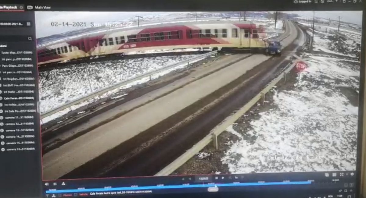 Momentul accidentului feroviar de la Vlădeni. Cei doi tineri au murit pe loc după ce au fost loviţi de tren – VIDEO