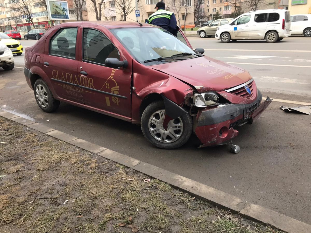 Accident rutier în Păcurari. Patru maşini au intrat în coliziune – (Exclusiv) – FOTO
