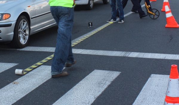 Accident rutier în Iaşi. Un şofer a lovit un pieton şi a fugit de la locul accidentului (Exclusiv)