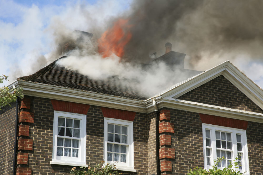 Ce să faci dacă îţi ia foc casa? Primul lucru care trebuie făcut