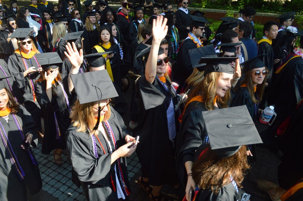 Versuri Gaudeamus igitur – Cântecul absolvenţilor de facultate
