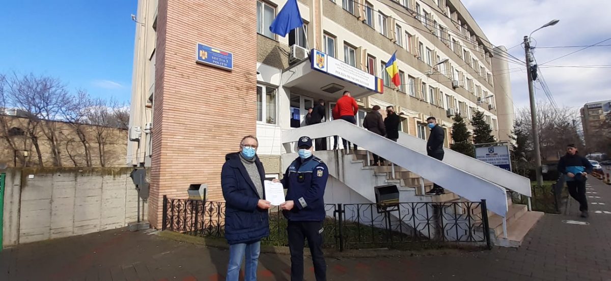 Felicitări pentru spiritul civic. Un ieșean a găsit peste 5.000 euro la un bancomat. Nu s-a gândit o clipă să și-i însușească și a sunat imediat la poliție – FOTO