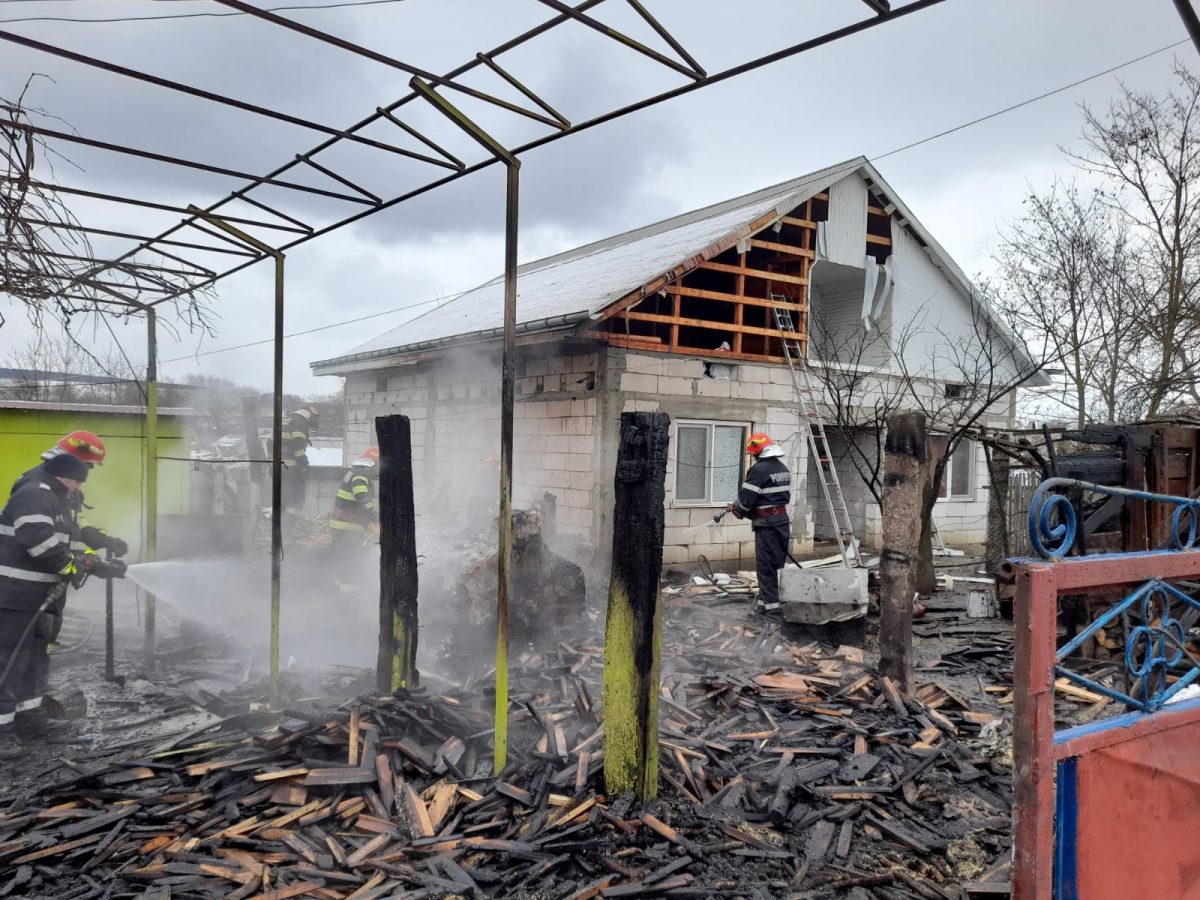 Incendiu la o gospodărie din comuna ieșeană Cristești – EXCLUSIV / FOTO