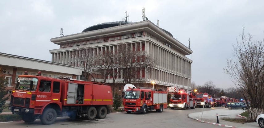 Incendiu la Universitatea Politehnică din București! Flăcările au cuprins subsolul clădirii rectoratului
