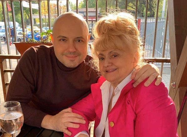 Mihai Mitoșeru trăiește o dramă imensă după ce mama lui a fost operată de urgență