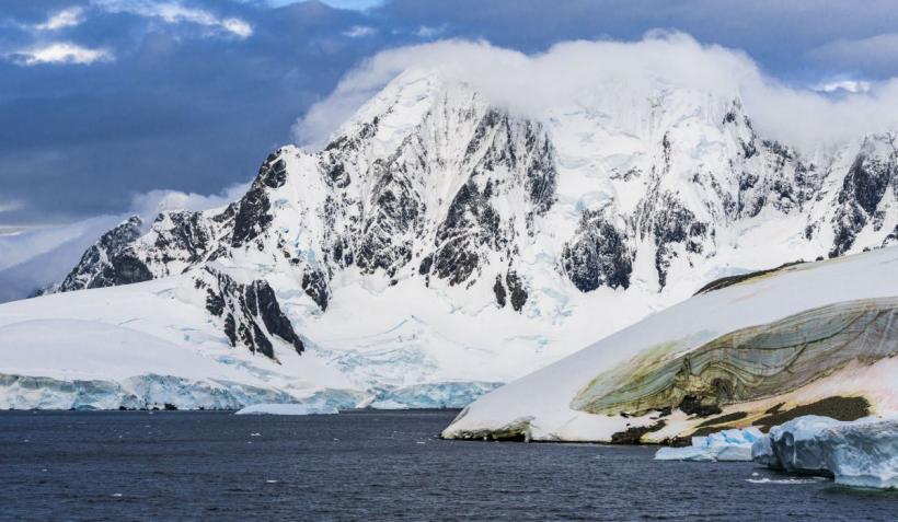 Un militar american şi-a primit portofelul pierdut în Antarctica acum o jumătate de secol. Când şi-a căutat cardul atomic, surpriza a fost uriaşă