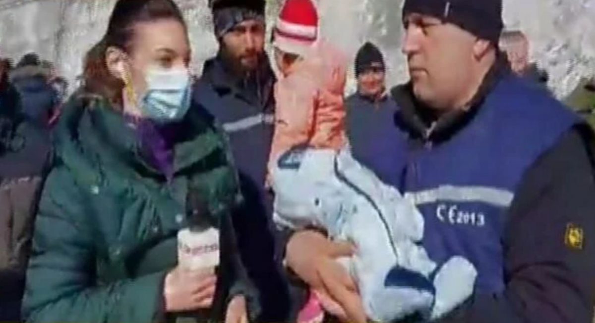 A șasea zi de protest la mina din Lupeni. Miner cu bebelușul în brate: „Nu mai am bani de lapte praf!”