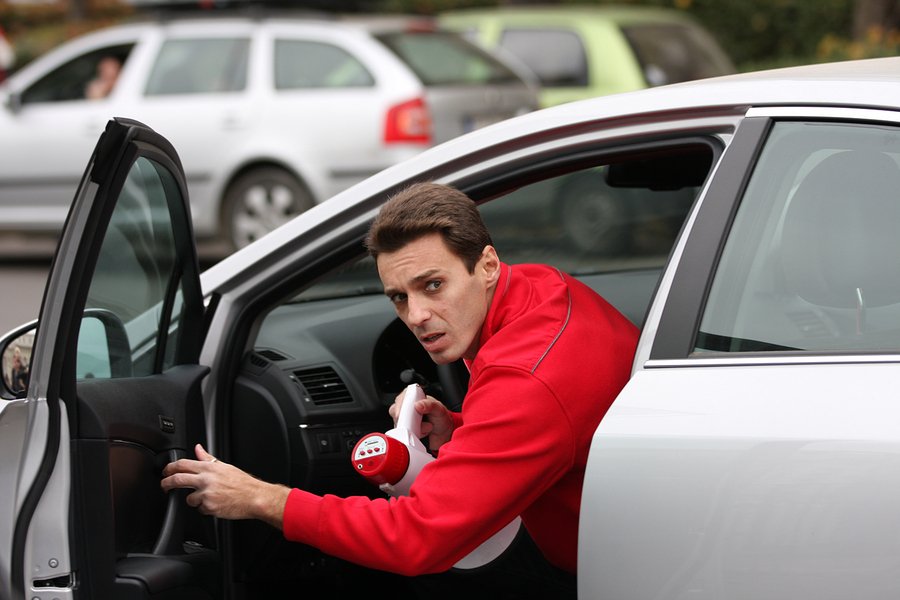 Mircea Badea, scene halucinante în trafic, după ce a fost oprit de Poliţie: „Luaţi-l pe prostul ăsta”