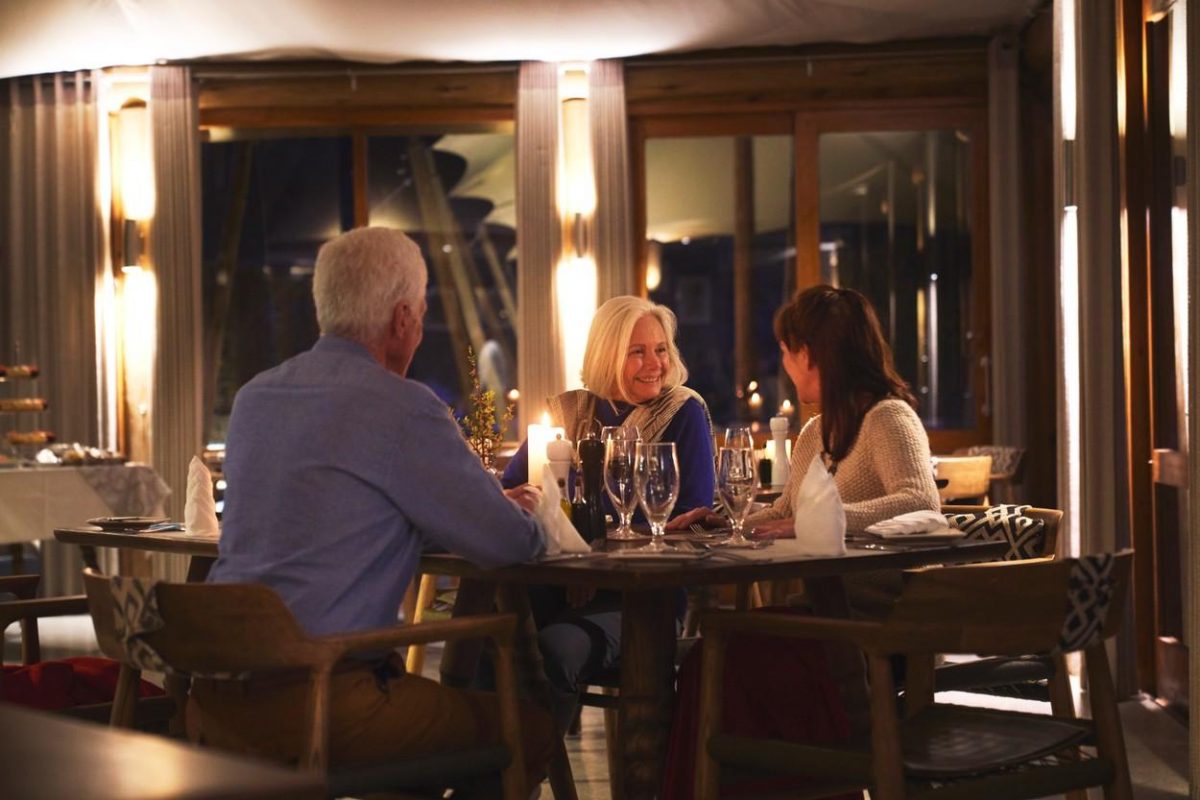 A reclamat că restaurantul în care tocmai mâncase e deschis după ora 23, dar a primit şi el amendă. La Suceava