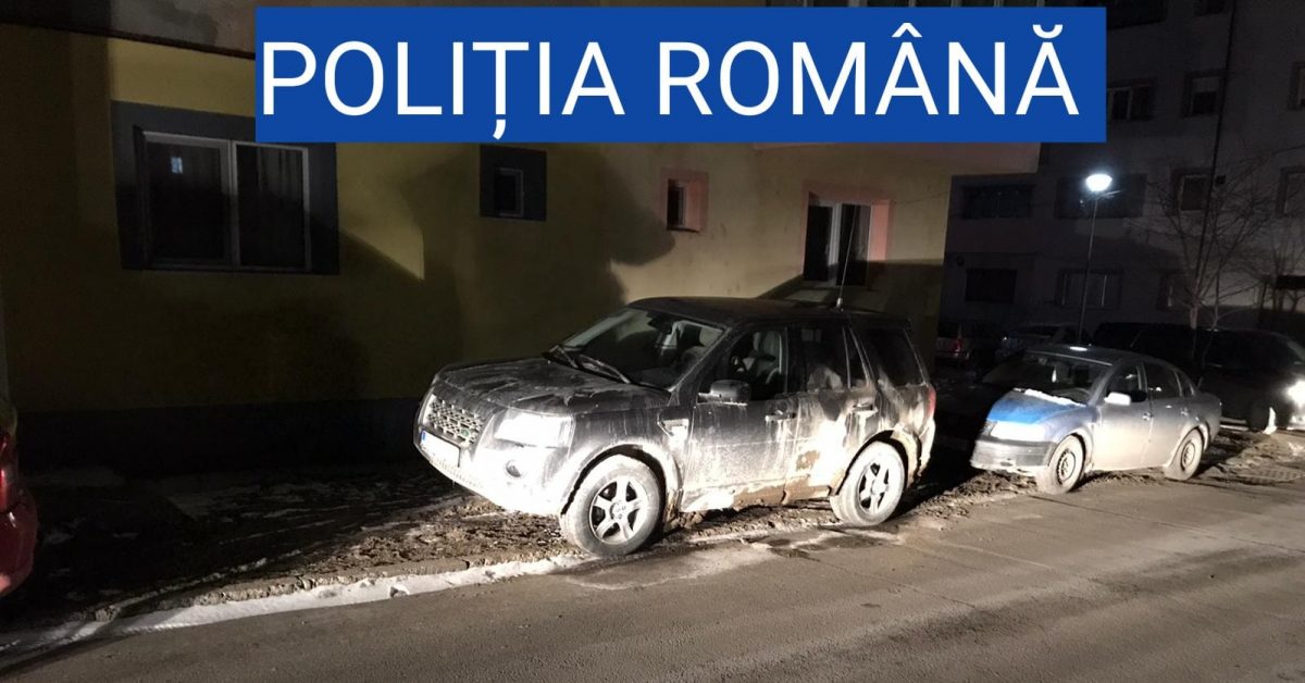 Trei tineri ieșeni, reținuți de polițiști pentru furturi de mașini