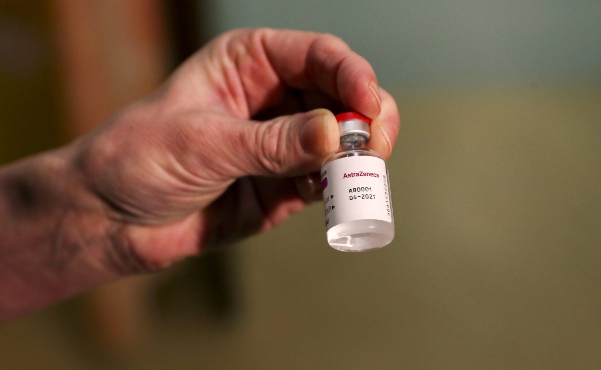 Italia și Danemarca au oprit vaccinarea cu serul produs de AstraZeneca