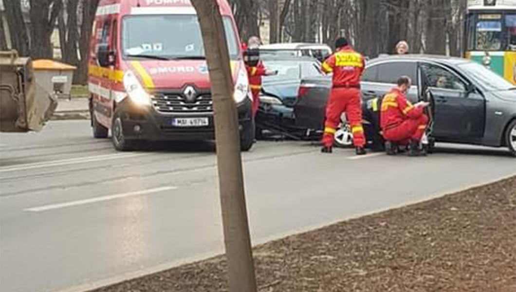Accident rutier în Copou! Au fost implicate mai multe maşini iar traficul este blocat – EXCLUSIV