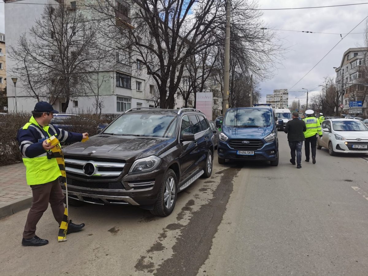 Accident rutier în municipiul Iași. Două maşini au fost implicate – EXCLUSIV FOTO