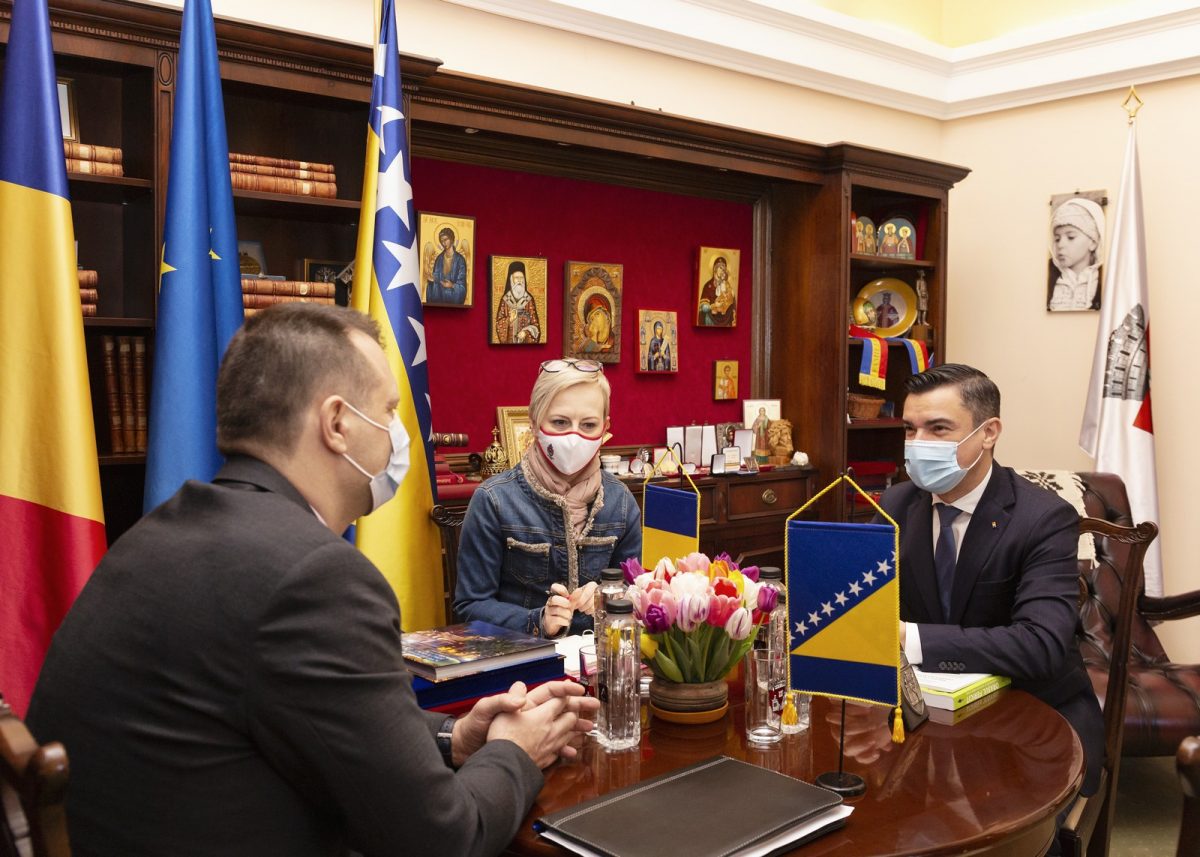 Primarul Mihai Chirica s-a întâlnit cu Ambasadorul Bosniei și Herțegovinei – FOTO