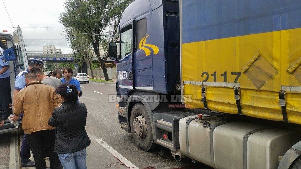 O femeie a fost acroşată de un TIR pe trecerea de pietoni EXCLUSIV