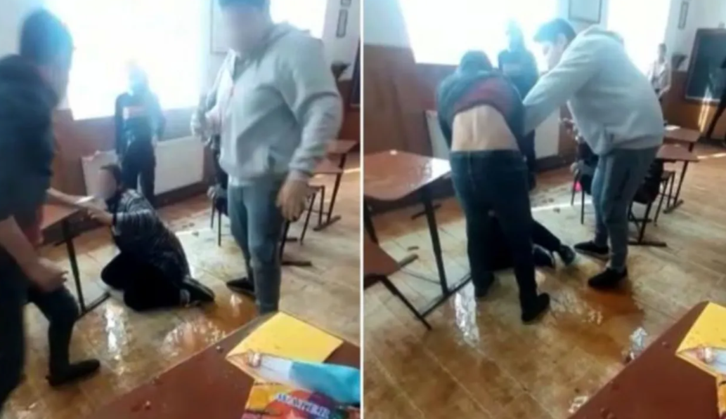 O elevă a fost bătută de un coleg în timp ce colegii râdeau și aplaudau. Totul a fost filmat