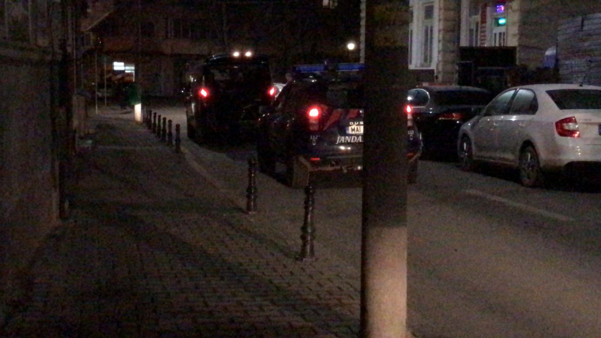 Descinderi în forţă a mascaților peste traficantii de droguri! Au intrat în peste 10 locatii EXCLUISV FOTO