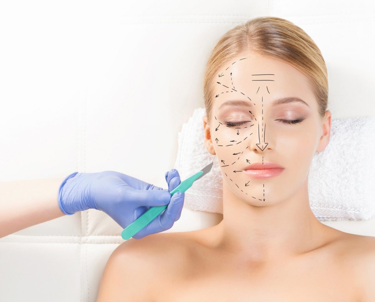 O tânără acuză că a rămas cu handicap pe viață din cauza unei intervenții estetice: „Mi s-a spus că am o paralizie facială”