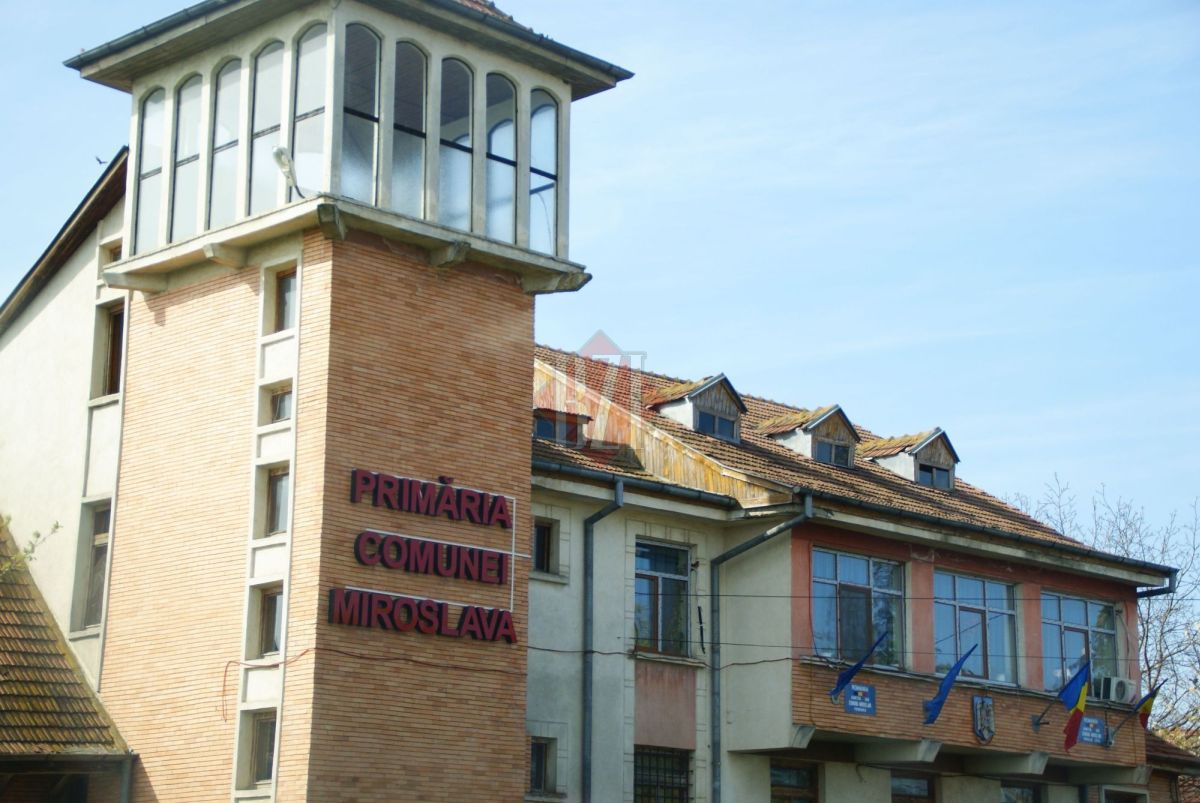 Primăria comunei Miroslava comandă lucrări de asfaltare! O stradă va fi reabilitată cu 130.000 de euro