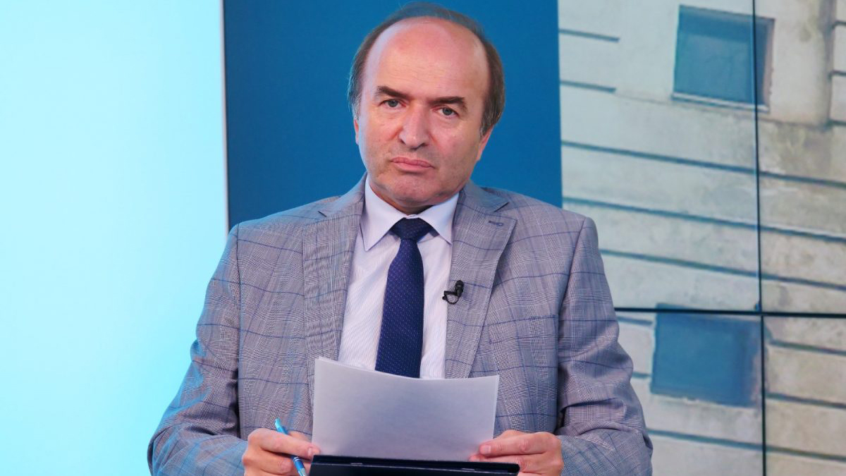 Rectorul Universității „Cuza” din Iași, prof. univ. dr. Tudorel Toader: „Nu am solicitat nimic din clădirea liceului și nici fosta «Casă a Directorului». Grădinița și Școala Primară UAIC sunt cu alocație bugetară și nu cu taxă” – GALERIE FOTO