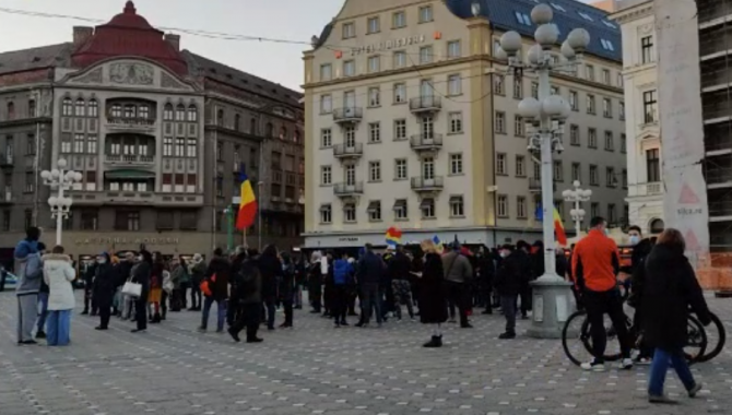 Proteste la Timișoara. Oamenii sunt revoltați de restricțiile impuse
