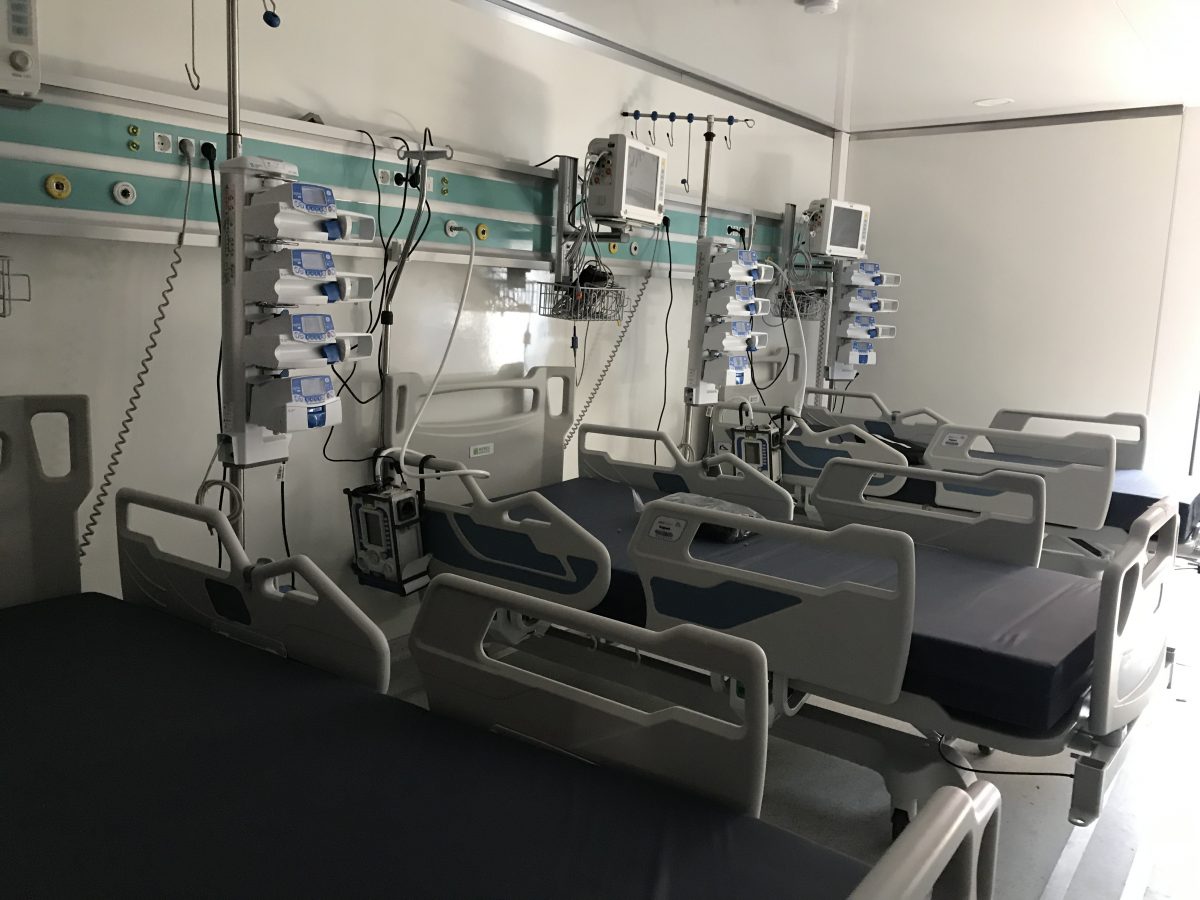 Dr. Florin Roşu, managerul Spitalului de Boli Infecţioase Iaşi, despre secţia mobilă ATI: „Valul trei ne-a lovit, era esenţială o astfel de unitate” – FOTO, VIDEO