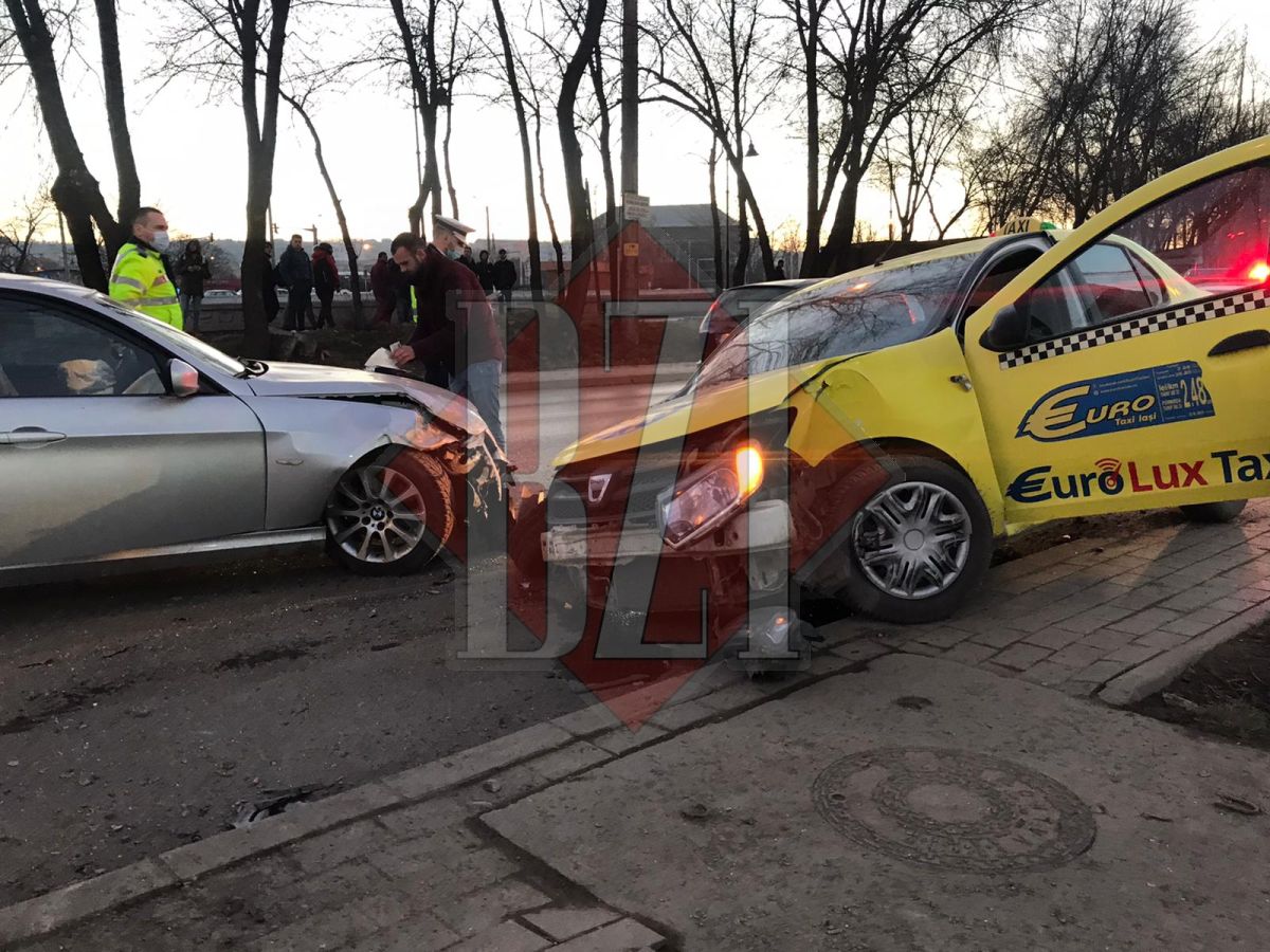 Accident rutier grav în Podul de Piatră. Un echipaj medical intervine de urgenţă – Exclusiv/ Galerie foto/ Live Video