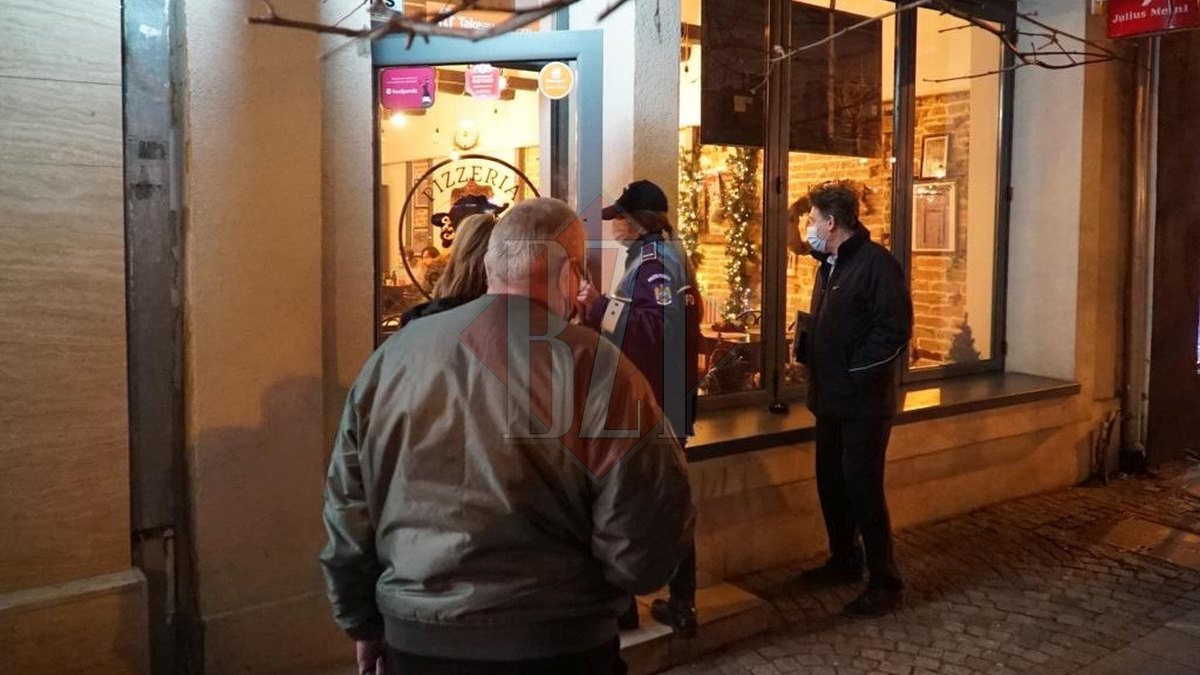 Noi amenzi împărțite pentru nerespectarea măsurilor luate în lupta cu COVID-19. Polițiștii din Iași au făcut din nou verificari