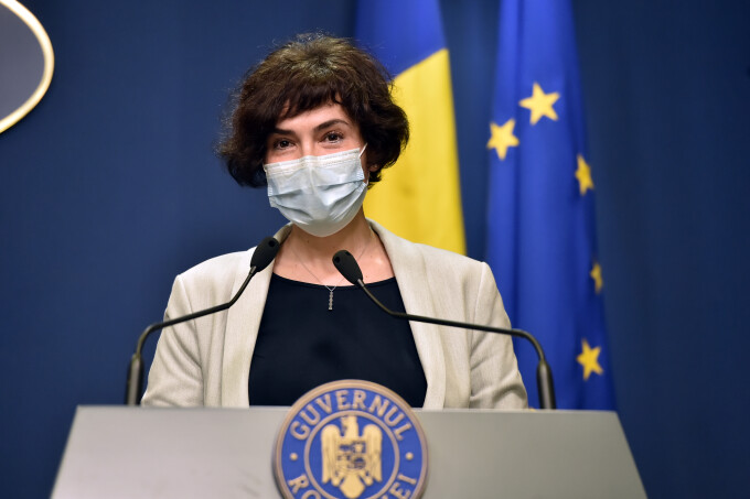 Secretarul de stat în Ministerul Sănătății militează pentru purtarea măștii la orele de sport: „Elevii fac efort, expiră prelungit, cantitatea de virus devine mai bogată”