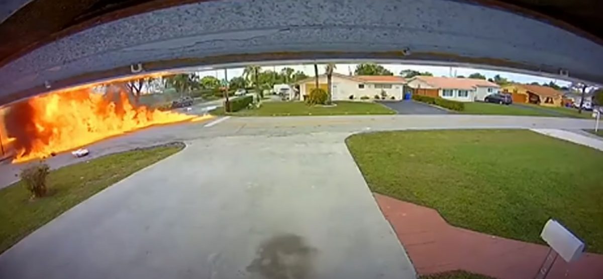 Momentul accidentului aviatic din Florida. Un avion s-a prăbuşit peste o maşină. Toţi pasagerii au murit – VIDEO