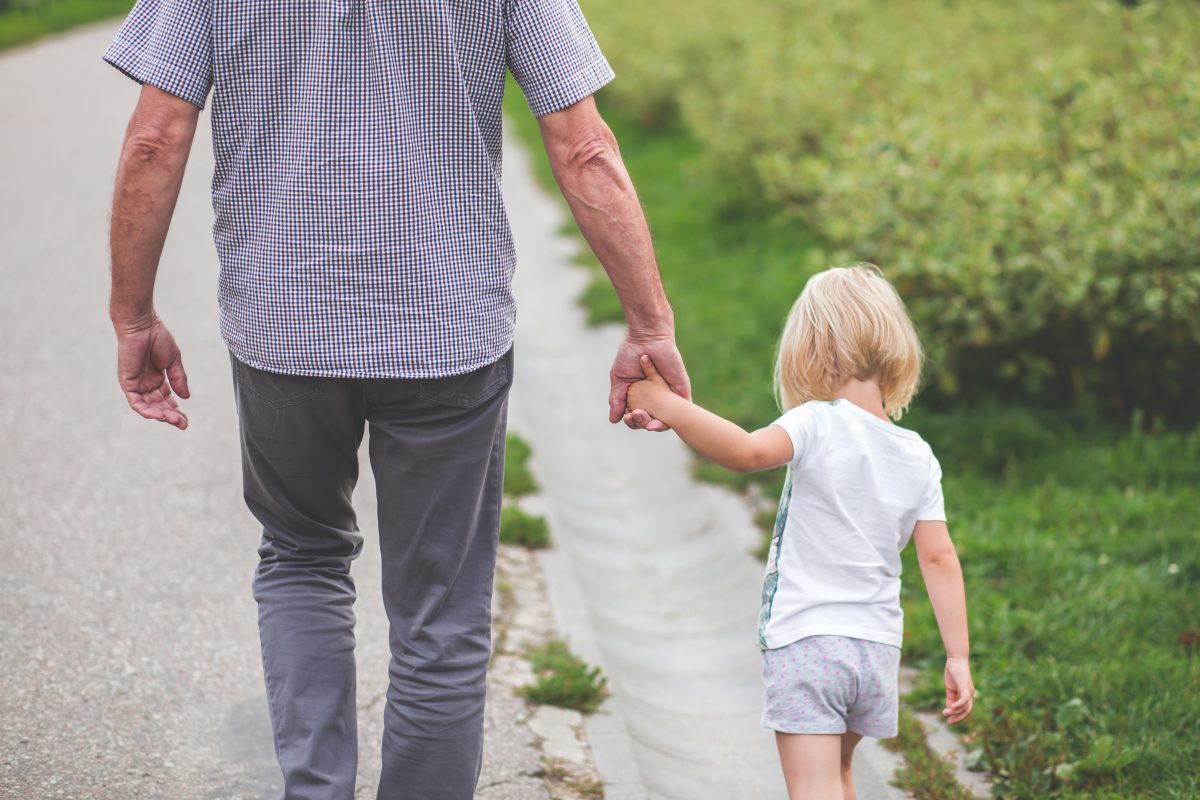 Scandal sensibil într-o familie bună din Iași! Dedesubturile din spatele arestării ginerelui primarului din Ciurea! Procurorii îl acuză că a abuzat sexual o fetiță, rudele susțin că totul este o făcătură! Înregistrările pot arunca ancheta în aer!