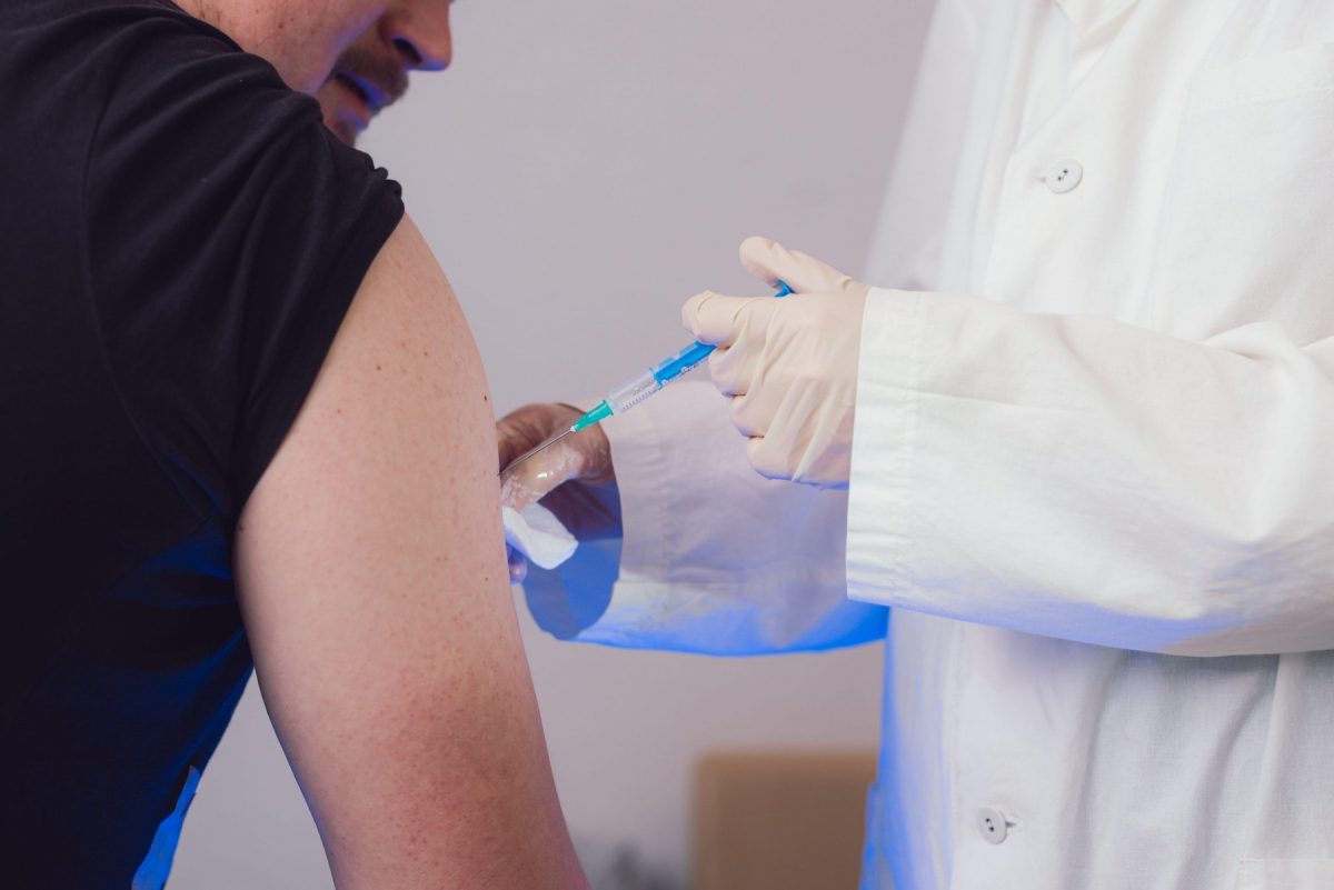 MApN va crește capacitatea de vaccinare în centrele proprii