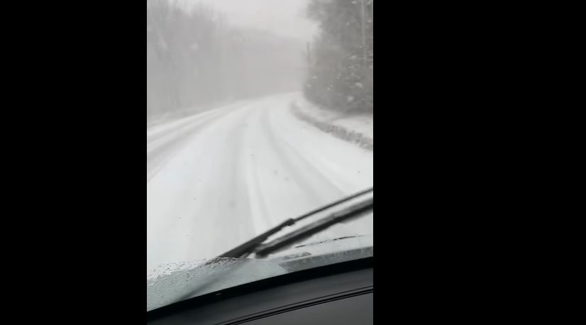 Atenţie, şoferi! Zone afectate de zăpada care cade încontinuu la Iași – VIDEO, FOTO/UPDATE