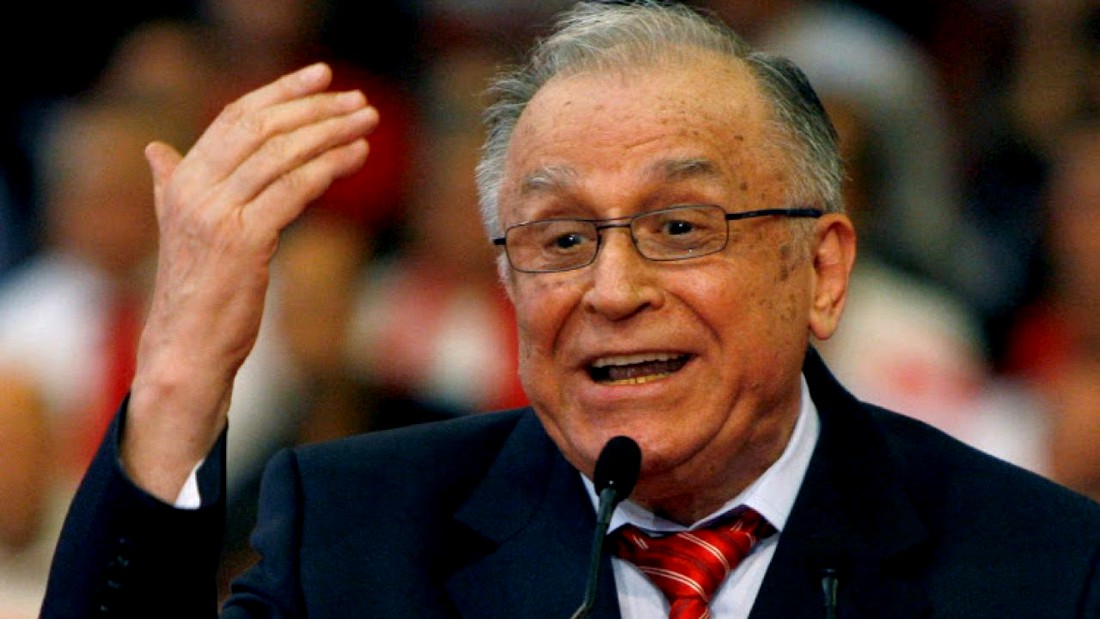 Ion Iliescu a demisionat de la şefia Institutului Revoluţiei Române din Decembrie 1989