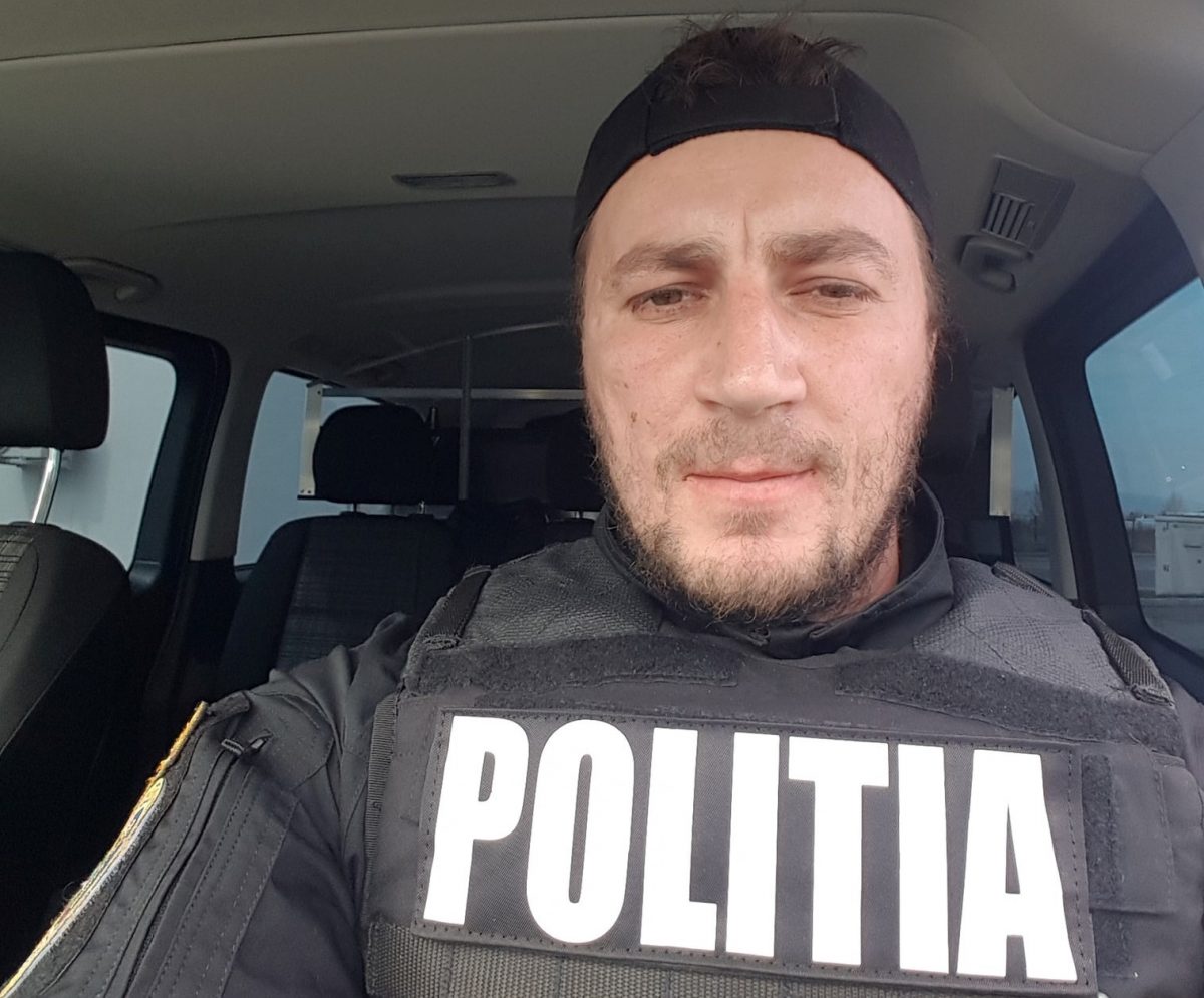 Polițistul Marian Godină, ironie la adresa protestatarilor: „Ce face băjeții, bagabonții? Mai clansonează dimineața la 3 pe strade pentru libertate?”