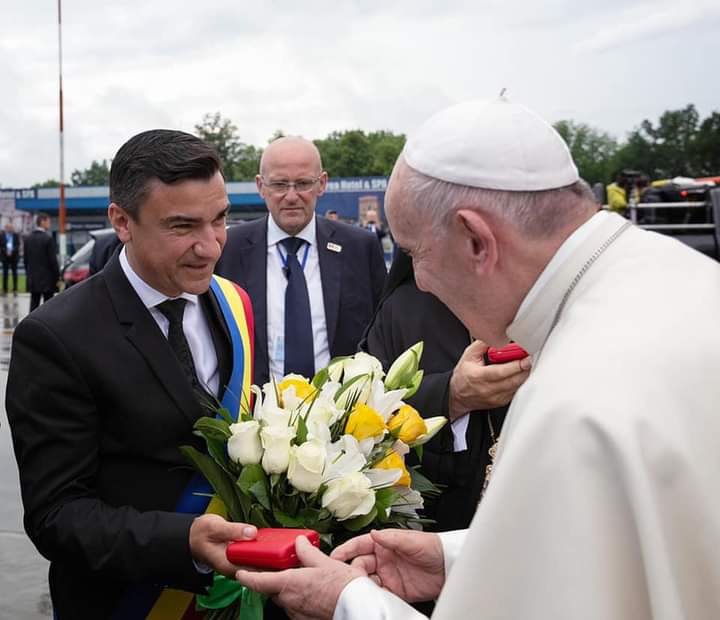 Primarul Mihai Chirica, despre căsătoriile între persoanele de același sex nepermise: „O decizie înțeleaptă a Vaticanului!”