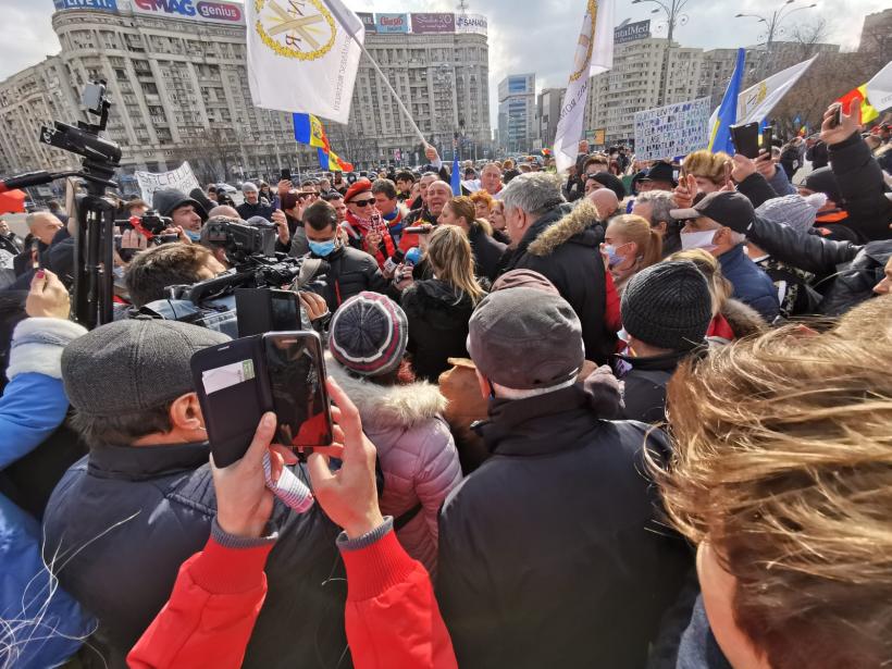 Cel mai mare protest organizat împotriva restricțiilor a început, la București – FOTO
