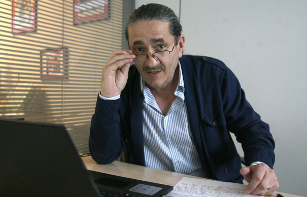 Jurnalistul Mirel Curea crede că se urmărește scoaterea vaccinului AstraZeneca de pe piață: „Pe bune? Toate, în aceeași zi?”