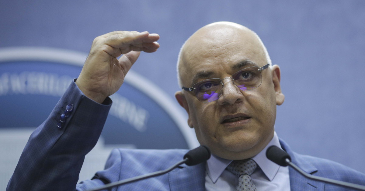 Raed Arafat vrea să dea în judecată presa care au întrebat despre proteste la un eveniment de lansare a unui simulator mobil de incendii