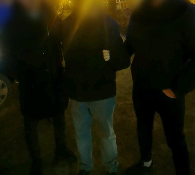Doi poliţişti ieşeni aflaţi în timpul liber au prins un spărgător de oglinzi