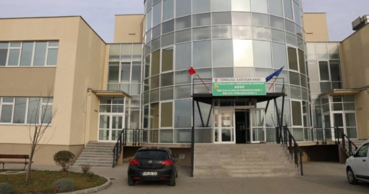 Incă un pacient cu COVID-19 s-a sinucis aruncându-se de la etajul unui spital din Arad