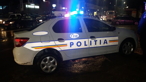 Caz şocant în România! Mamă şi fiică s-au aruncat de la geam după ce un bărbat le ameninţă cu toporul