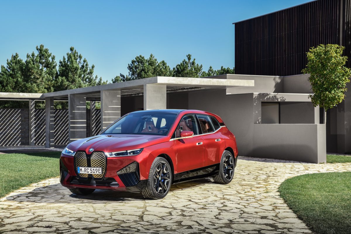 BMW APAN Motors Iași –  primul BMW iX este pionierul unei noi ere